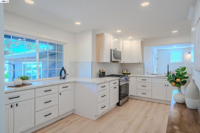 3672 Sanford St, Concord, CA 94520