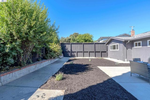 3672 Sanford St, Concord, CA 94520
