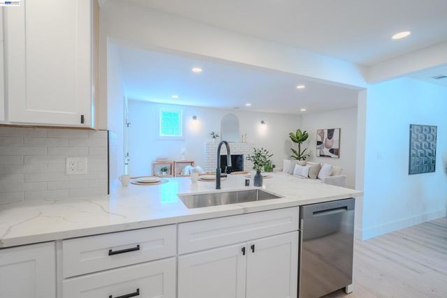 3672 Sanford St, Concord, CA 94520