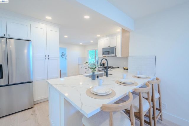 3672 Sanford St, Concord, CA 94520