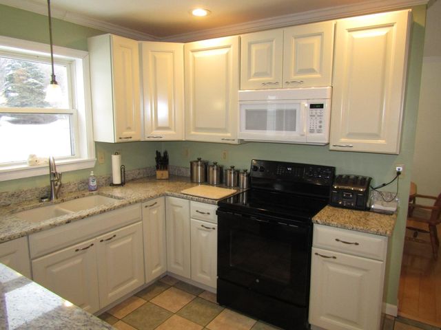 26 Pike Drive, St. Albans Town, VT 05478