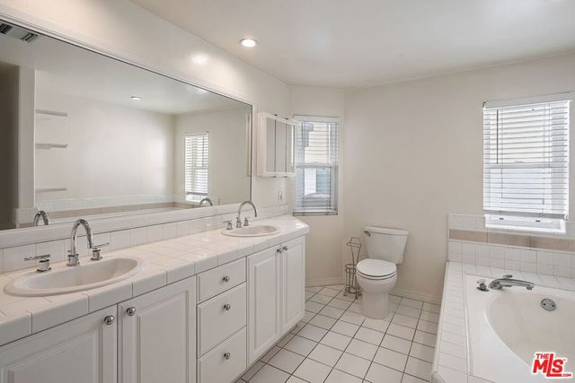 11737 Goshen Avenue 302, Los Angeles, CA 90049