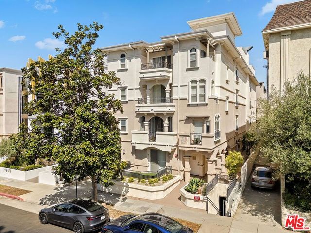 11737 Goshen Avenue 302, Los Angeles, CA 90049