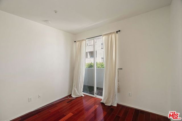 11737 Goshen Avenue 302, Los Angeles, CA 90049
