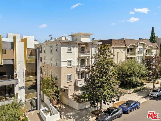 11737 Goshen Avenue 302, Los Angeles, CA 90049