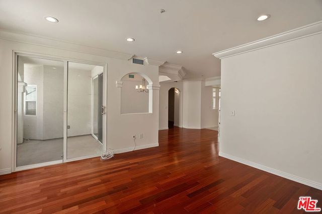 11737 Goshen Avenue 302, Los Angeles, CA 90049