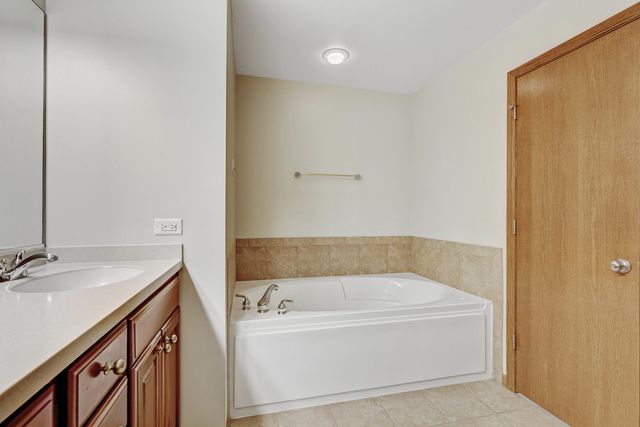 169 Willey Street, Gilberts, IL 60136
