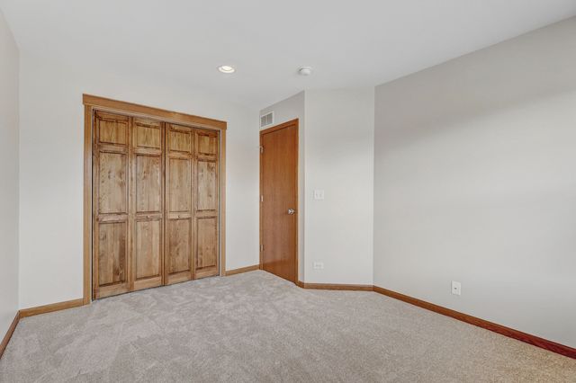 169 Willey Street, Gilberts, IL 60136