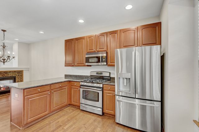 169 Willey Street, Gilberts, IL 60136