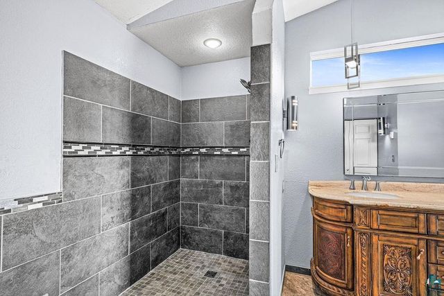 1002 Martha Street, Duluth, MN 55805