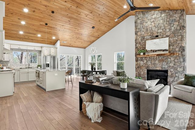 162 Preserve Court, Hendersonville, NC 28791