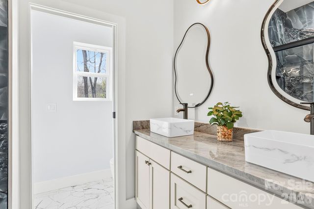 162 Preserve Court, Hendersonville, NC 28791