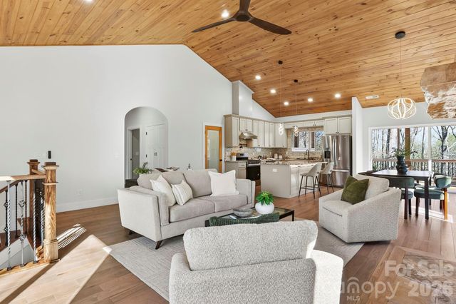 162 Preserve Court, Hendersonville, NC 28791