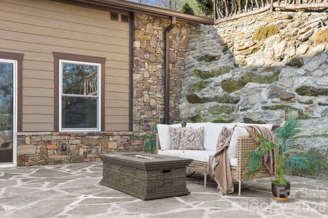 162 Preserve Court, Hendersonville, NC 28791