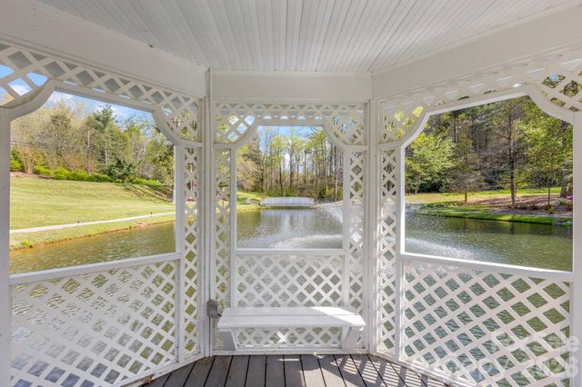 162 Preserve Court, Hendersonville, NC 28791