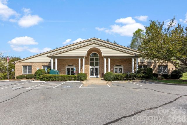 162 Preserve Court, Hendersonville, NC 28791