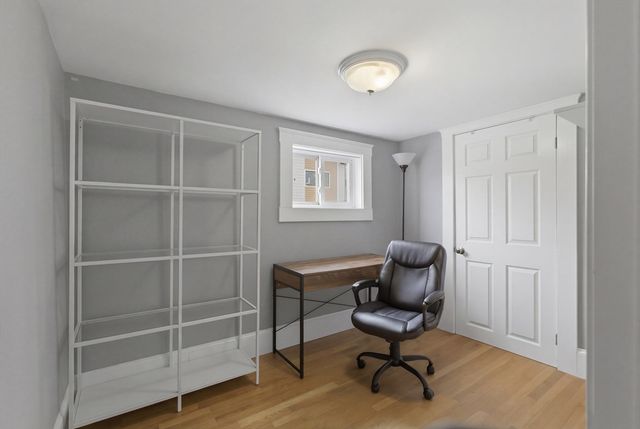 9 Clyde 9, Somerville, MA 02145