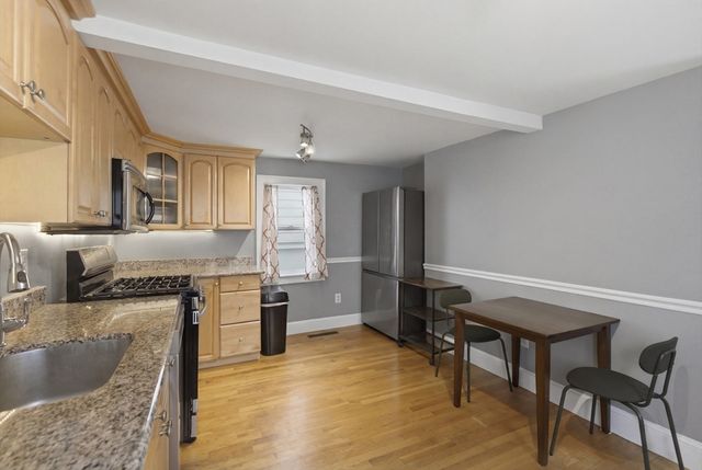 9 Clyde 9, Somerville, MA 02145