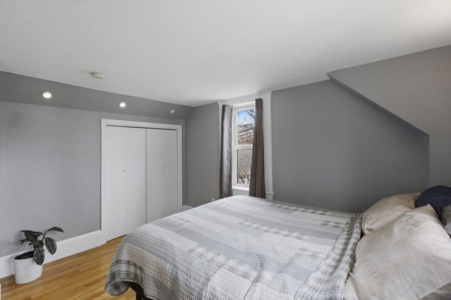 9 Clyde 9, Somerville, MA 02145