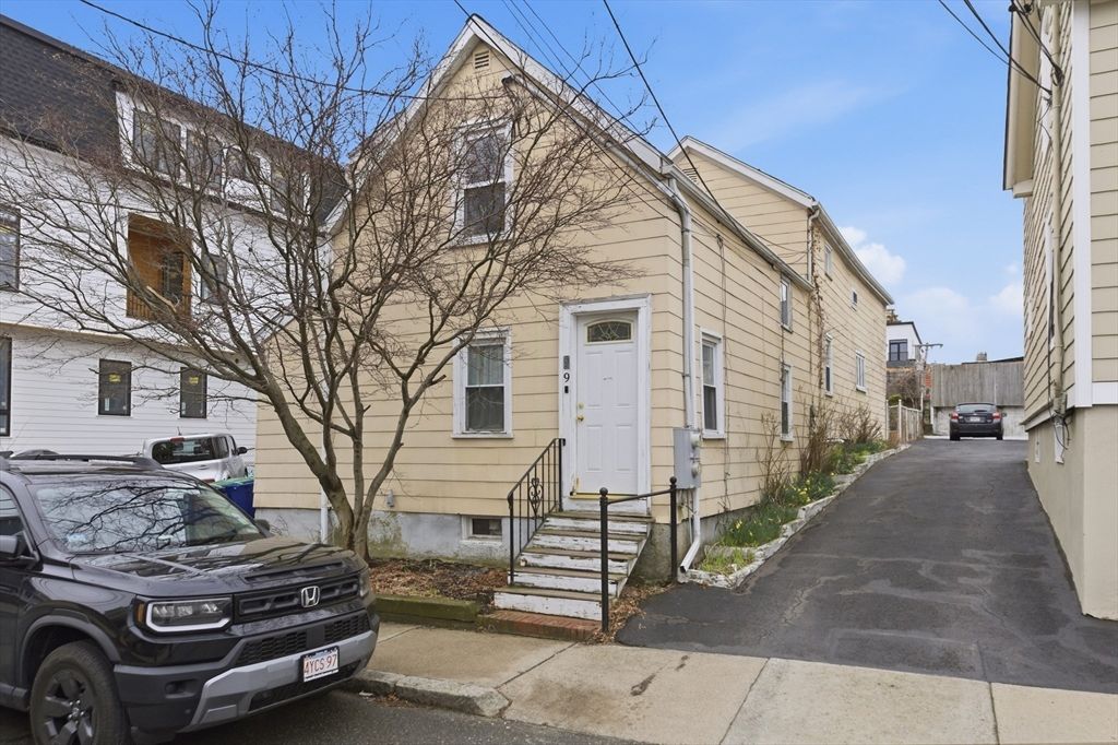 9 Clyde 9, Somerville, MA 02145