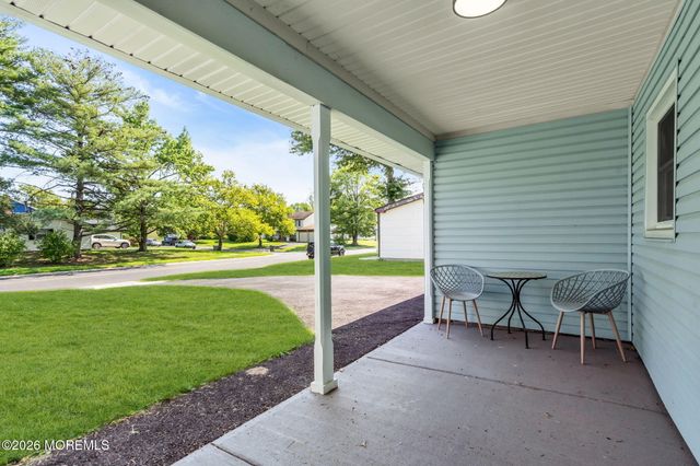 29 Evergreen Drive, Willingboro, NJ 08046