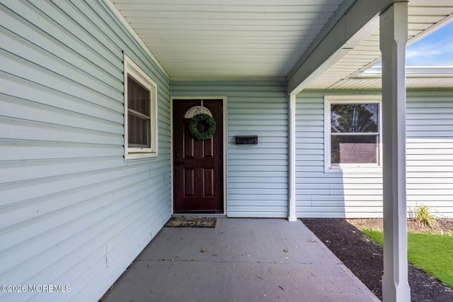29 Evergreen Drive, Willingboro, NJ 08046