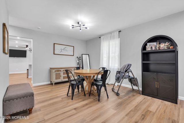 29 Evergreen Drive, Willingboro, NJ 08046