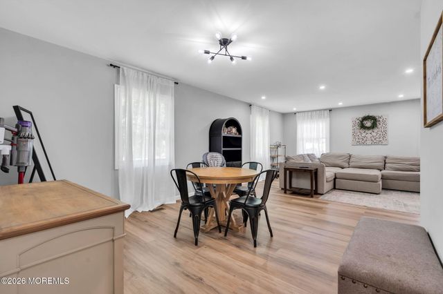 29 Evergreen Drive, Willingboro, NJ 08046