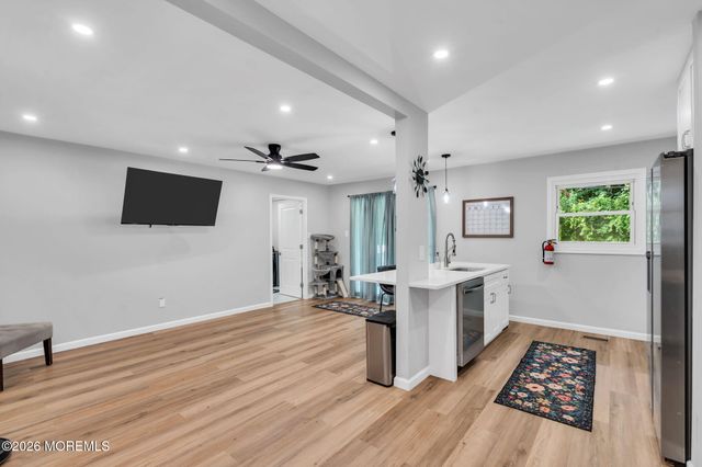 29 Evergreen Drive, Willingboro, NJ 08046