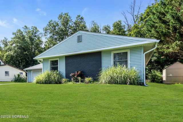 29 Evergreen Drive, Willingboro, NJ 08046