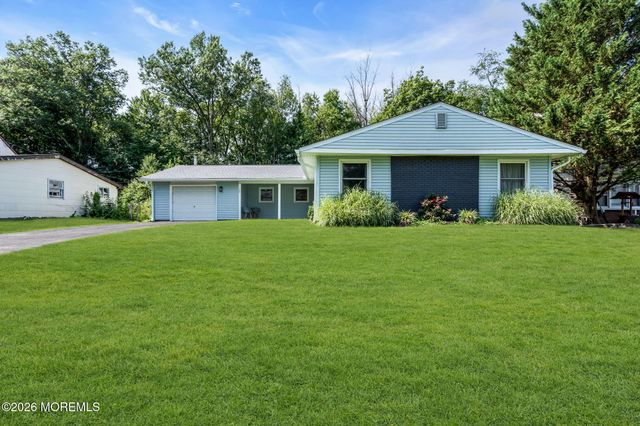 29 Evergreen Drive, Willingboro, NJ 08046