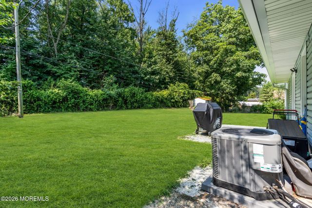 29 Evergreen Drive, Willingboro, NJ 08046