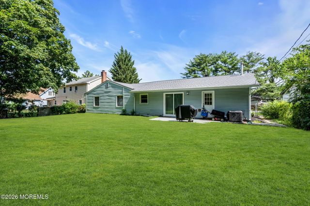 29 Evergreen Drive, Willingboro, NJ 08046