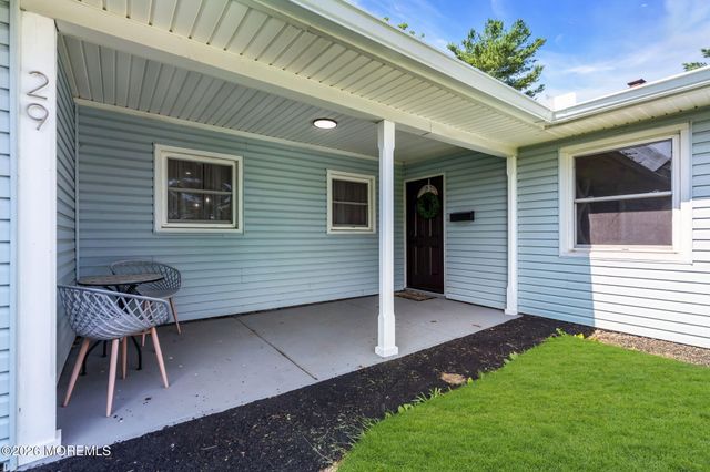 29 Evergreen Drive, Willingboro, NJ 08046