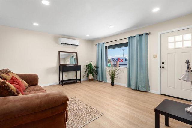 772 Cardiff St, San Diego, CA 92114