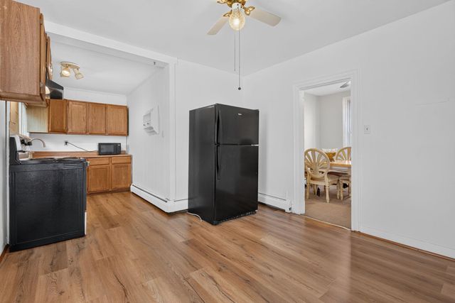 154 S MAIN ST, Seven Valleys, PA 17360