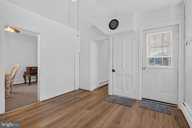 154 S MAIN ST, Seven Valleys, PA 17360