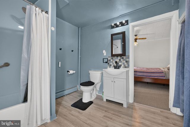 154 S MAIN ST, Seven Valleys, PA 17360