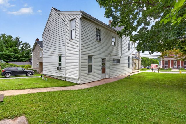 154 S MAIN ST, Seven Valleys, PA 17360