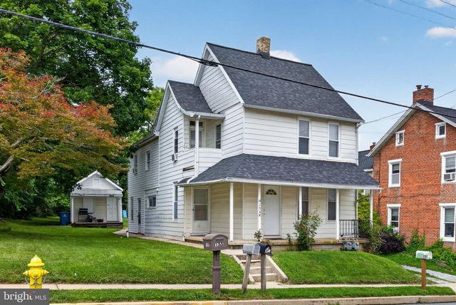 154 S MAIN ST, Seven Valleys, PA 17360