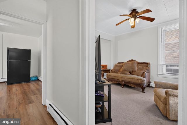 154 S MAIN ST, Seven Valleys, PA 17360