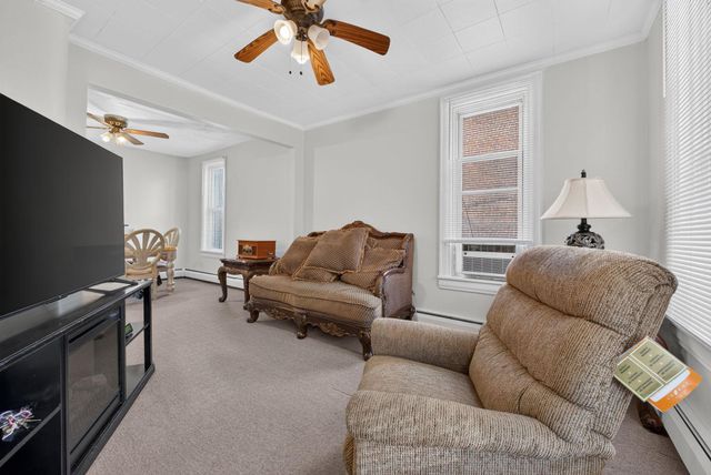 154 S MAIN ST, Seven Valleys, PA 17360