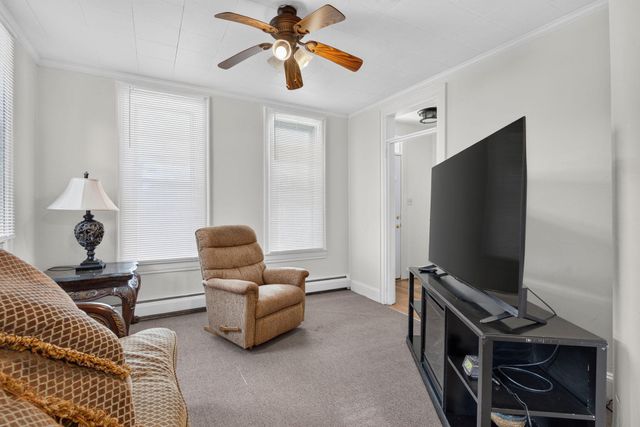 154 S MAIN ST, Seven Valleys, PA 17360