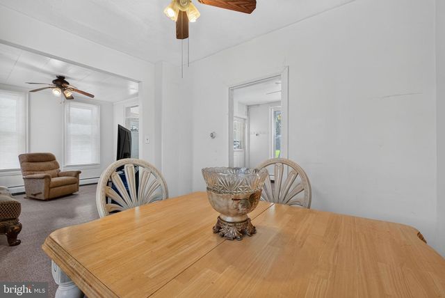 154 S MAIN ST, Seven Valleys, PA 17360