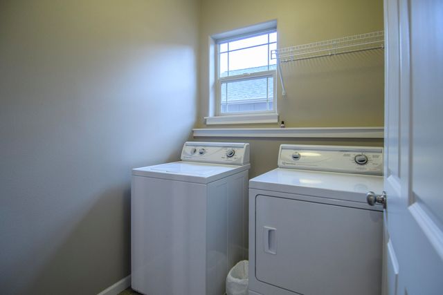 2745 SW 32nd Street, Redmond, OR 97756