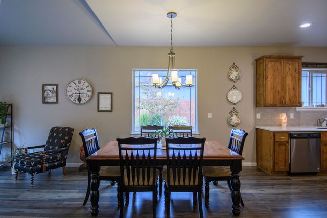 2745 SW 32nd Street, Redmond, OR 97756