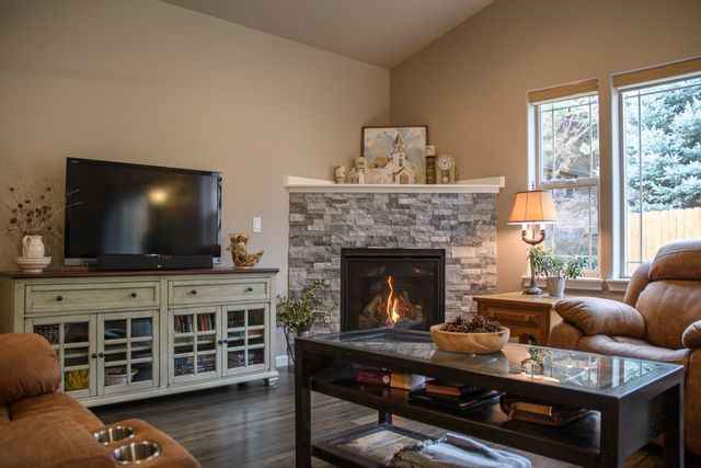 2745 SW 32nd Street, Redmond, OR 97756