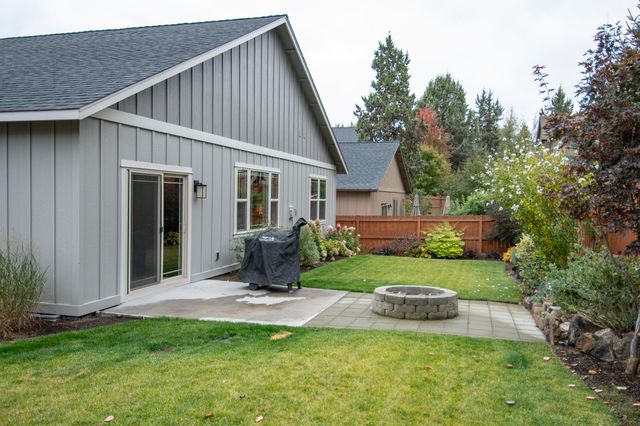 2745 SW 32nd Street, Redmond, OR 97756