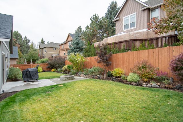 2745 SW 32nd Street, Redmond, OR 97756