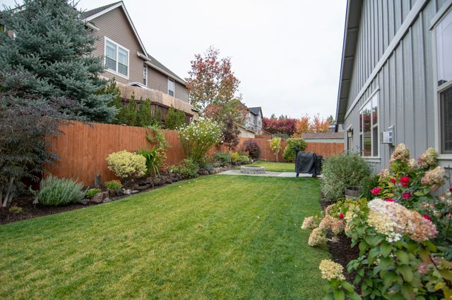 2745 SW 32nd Street, Redmond, OR 97756